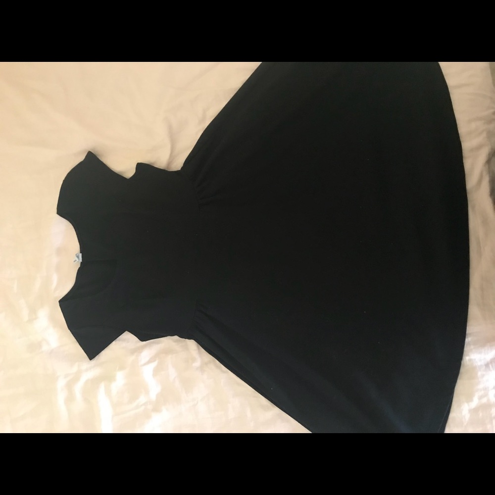 black skater dress